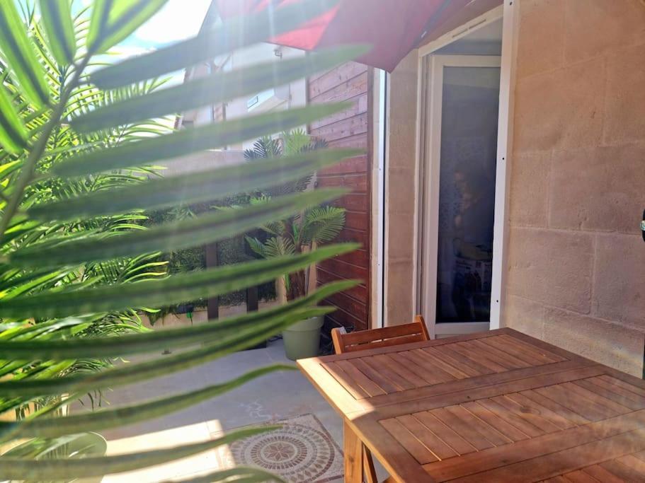 Le Quatorze Apartment Ménesplet Екстериор снимка